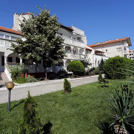 Aparthotel Bravo 3*